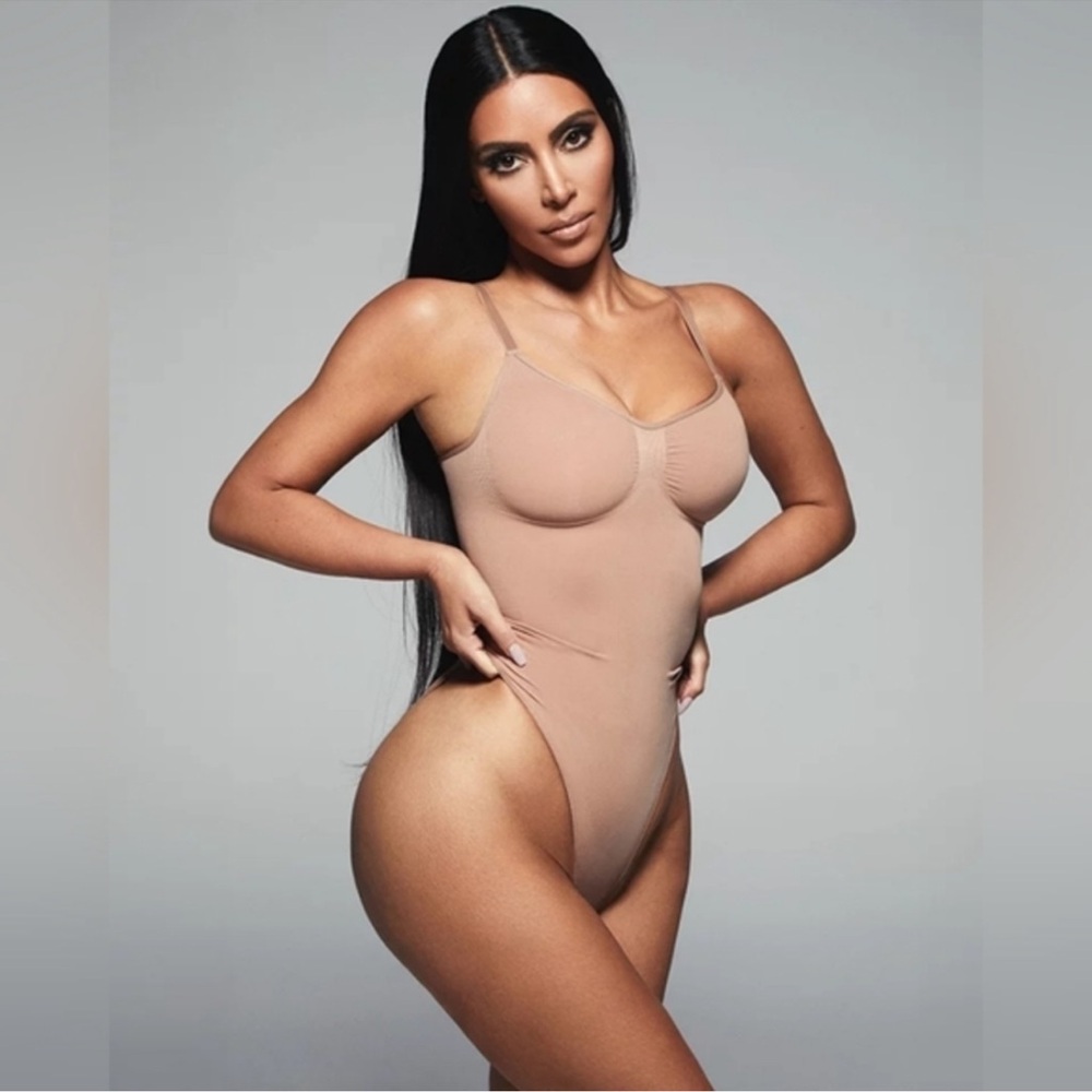 SKIMS SEAMLESS SCULPT BRIEF BODYSUIT JASPER SMALL - Picture 11 of 15